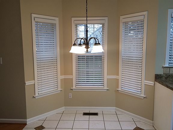 3rd image of 3520 Huntingridge Dr