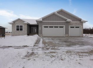 1525 3rd St SW, Mount Vernon, IA 52314