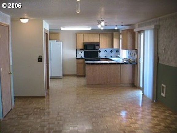 5th image of 9116 NE 92nd Ave