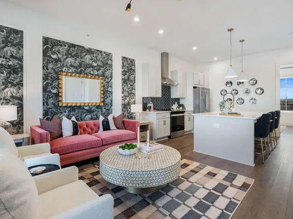 989 Bibbs Cir NW Unit 6, Atlanta, GA 30318