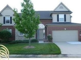 1672 Scenic Dr #120, Canton, MI 48188
