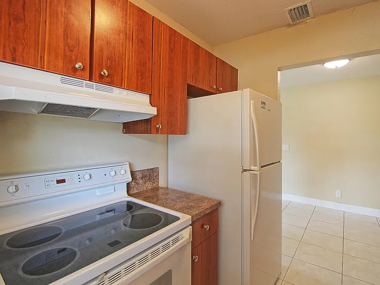 1045 Miami Blvd #A — Photo 9