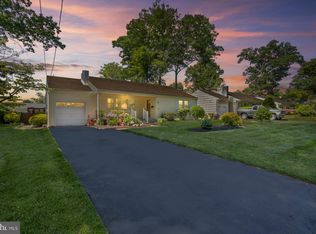 5 Glen Stewart Dr, Ewing, NJ 08618