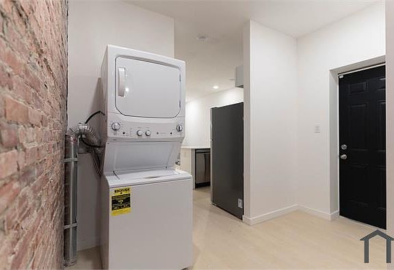 3rd image of 1004 N 43rd St #1