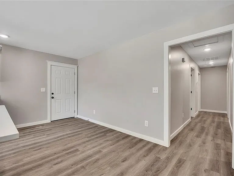 411 Hardy Ave SW — Photo 19