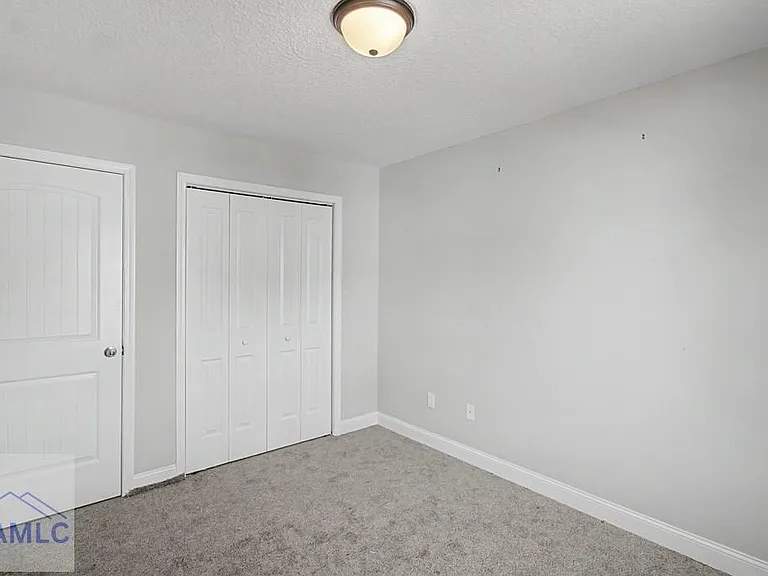 547 Fairview Cir — Photo 13