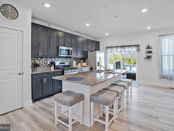 5th image of 1819 Betterton Rd