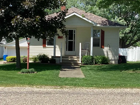 353 E Vine St, Farmington, IL 61531