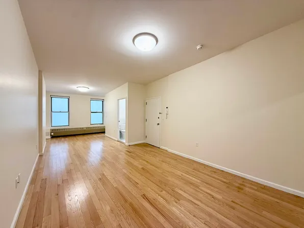 947 2nd Avenue image 1 of 12