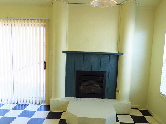 3rd image of 1201 Royal Crest Dr