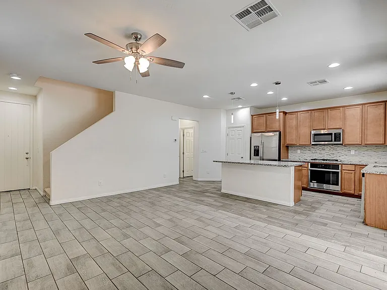 12525 Skylight View St — Photo 6