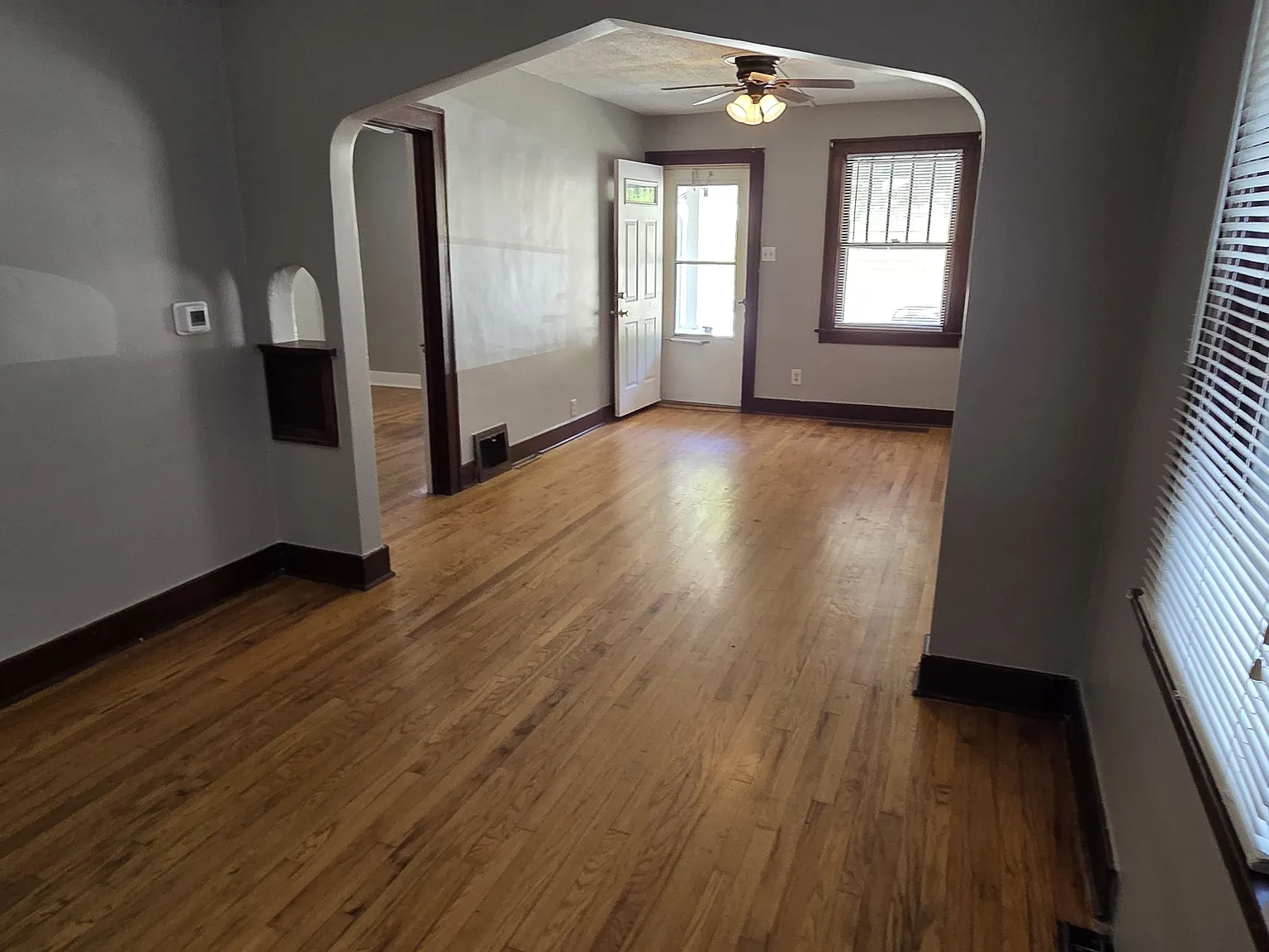2 bed, 1000 sqft, $1,250 — Photo 4