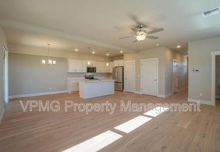 2331 E Otter Loop — Photo 8