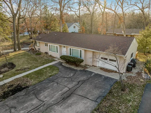 850 Sauganash DRIVE, Fontana, WI 53125