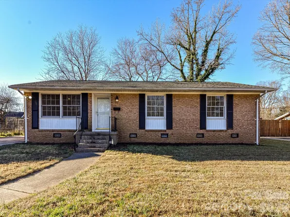 4008 Dunwoody Dr, Charlotte, NC 28215