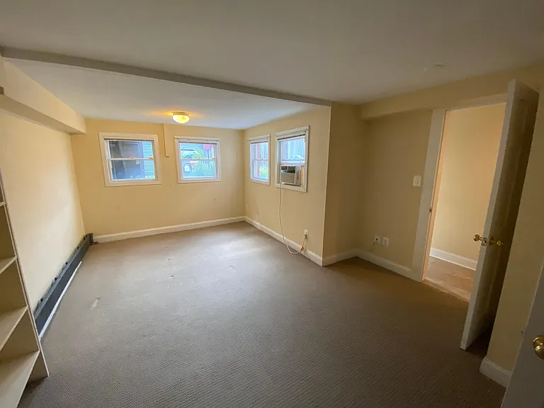 134 12th St NE #2 — Photo 11