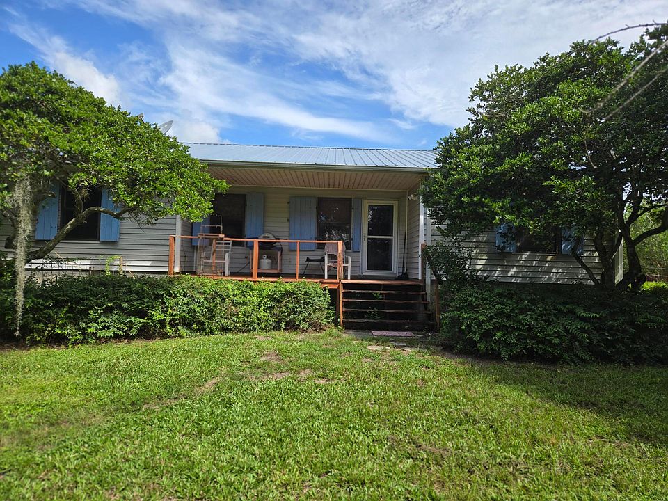 1st image of 23101 SW CARDAMINE Street
