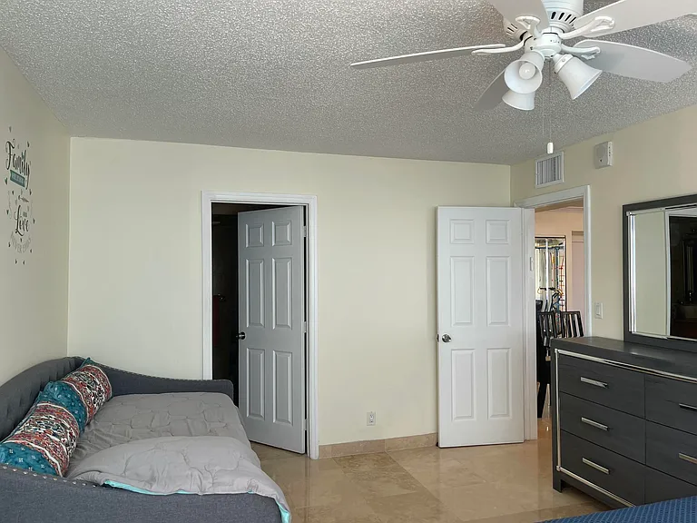 1237 Hillsboro Mile #302 — Photo 35