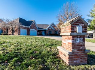 1424 Lake Knoll Dr, Lake Saint Louis, MO 63367