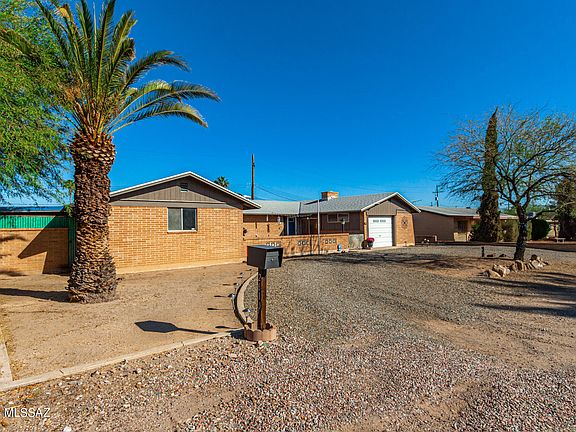 3rd image of 2610 W Aurora Dr