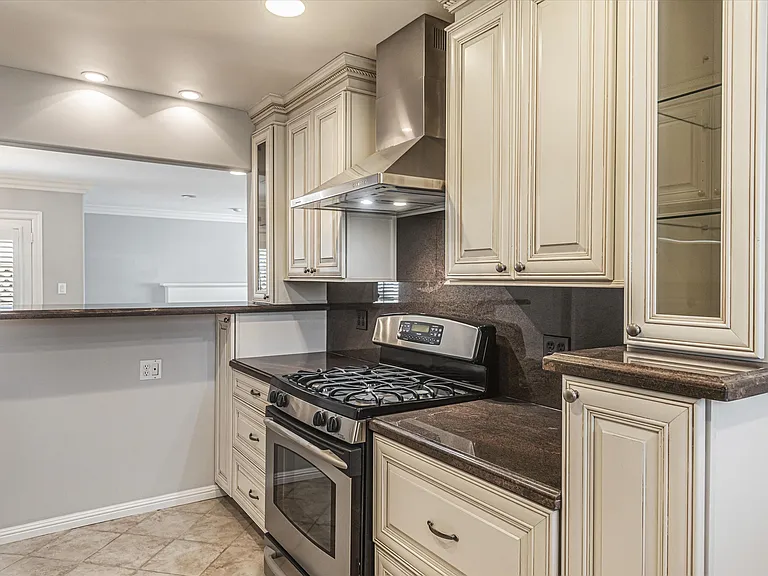 3503 Hacienda St — Photo 9