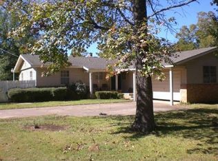 208 Wallace St, Broken Bow, OK 74728