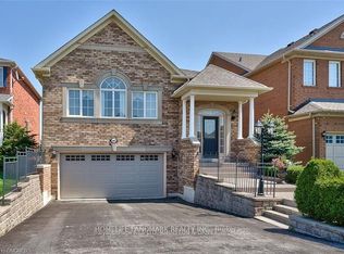 1482 Sandpiper Rd, Oakville, ON L6M3R8