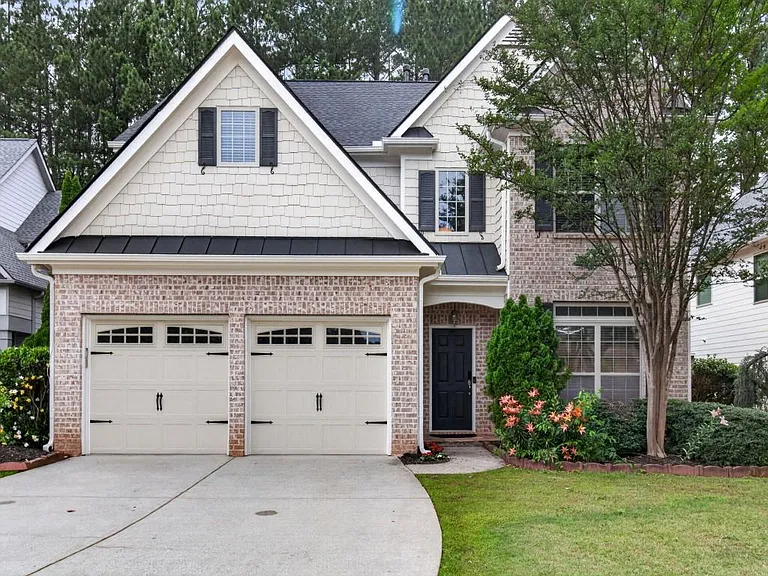 2935 Whitfield Ave — Photo 4