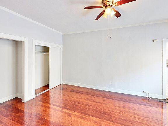 3rd image of 205 N Kenmore Ave #24A