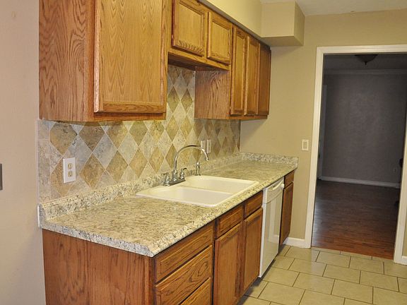 New backsplash and cabinets