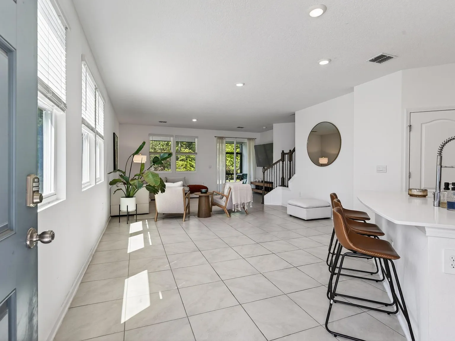 3 bed, 1795 sqft, $2,195 — Photo 2