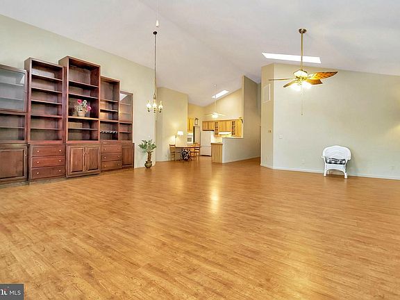 5th image of 287 Artisan Dr
