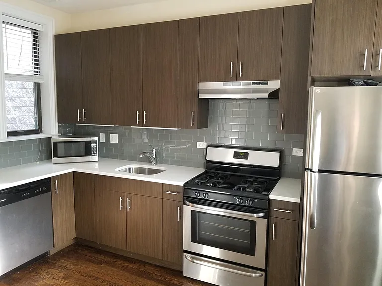 3711 N Wilton Ave #2 — Photo 2