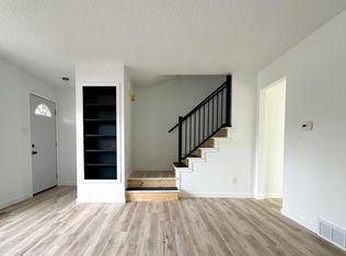 828 Wildwood Rd, Waterloo, IA 50702