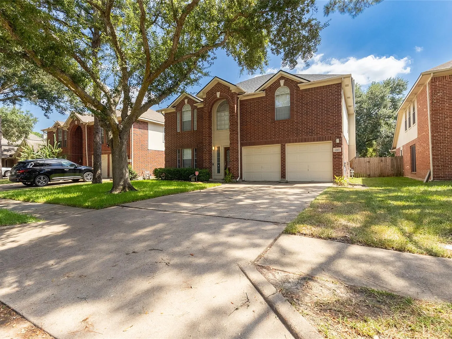 4 bed, 2.5 bath, 2634 sqft, $2,566 — Photo 2