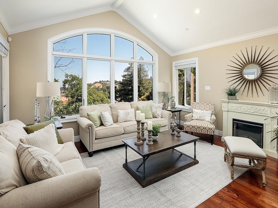 Gorgeous and Bright Living Room
