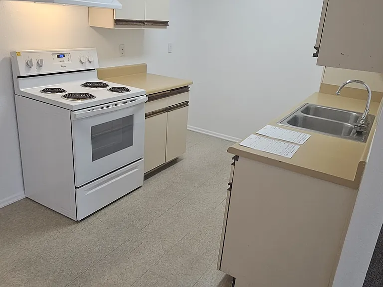 3242 W Orange Ave #7 — Photo 5