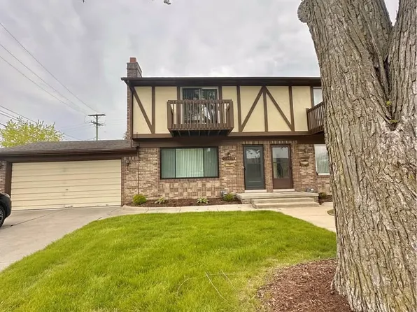23121 Hoffman St, Saint Clair Shores, MI 48082