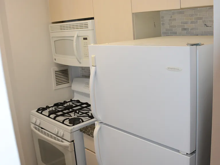 1 Irving Pl #G18I — Photo 4