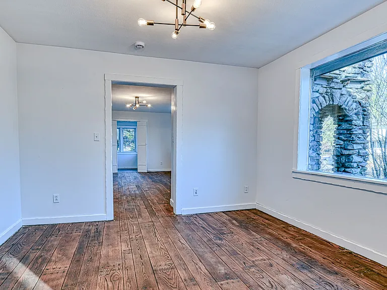 19 Innis Ave — Photo 6