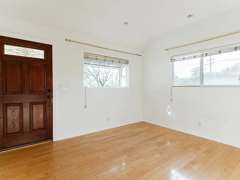 2841 Los Feliz Dr — Photo 7