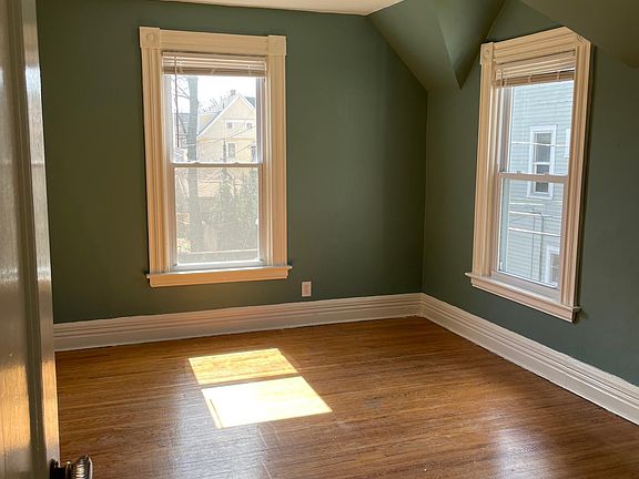 2nd image of 49 Oxford St