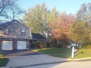 4116 Crimson Dr, Hoffman Estates, IL 60192