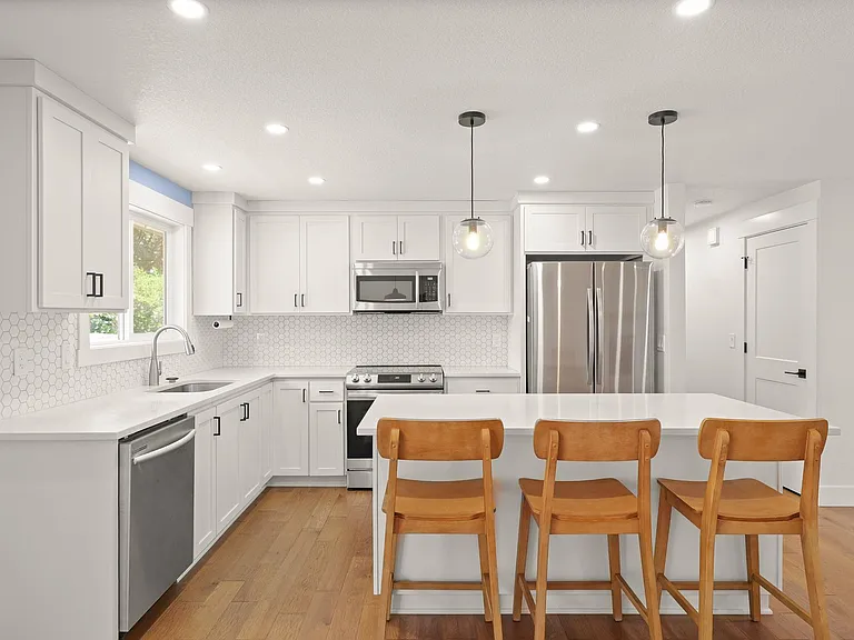 17714 SE Cook St — Photo 5