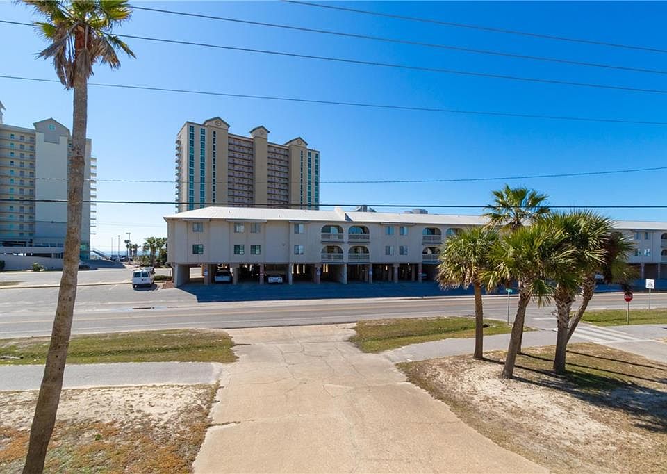 1st image of 920 W Lagoon Ave