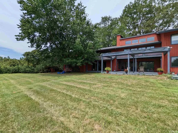 10621 Rougemont Rd, Bahama, NC 27503