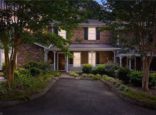 15 Brandy Ct, Greensboro, NC 27409