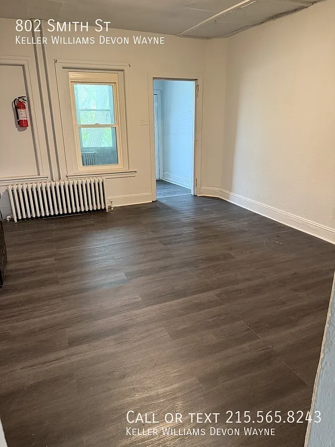802 Smith St, Norristown PA — Photo 4