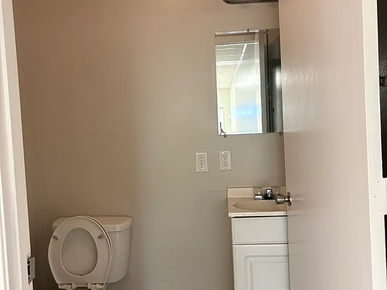 207 E Race St #42 — Photo 9