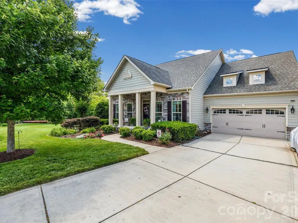 8477 Whitworth Ave, Harrisburg, NC 28075
